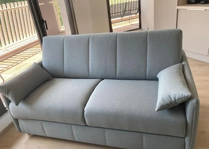 F2 Neuf Cosy Et Elegant Avec Terrasse, Parking, Wifi
